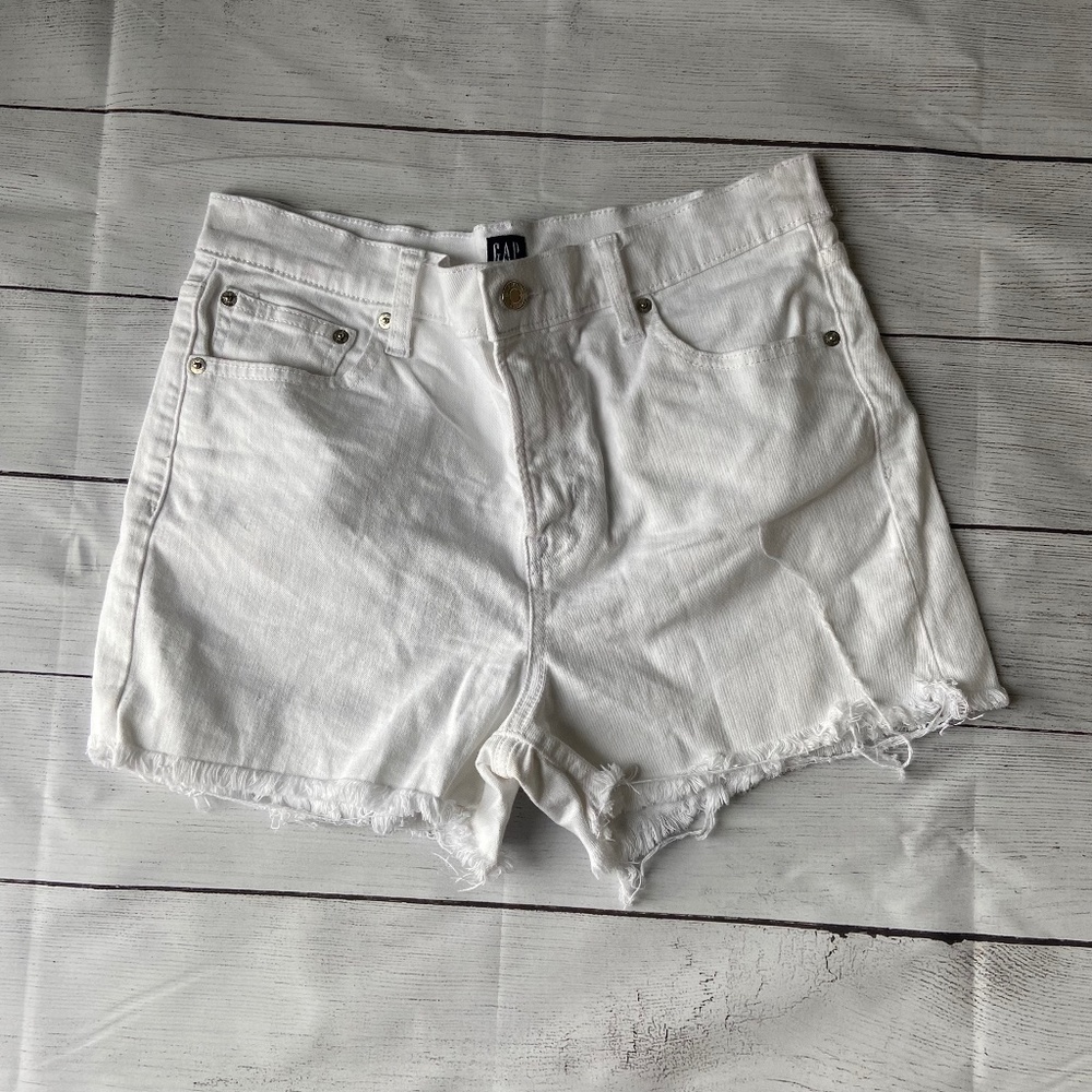 GAP high rise white Shorts frayed hem Size 30 Size 10